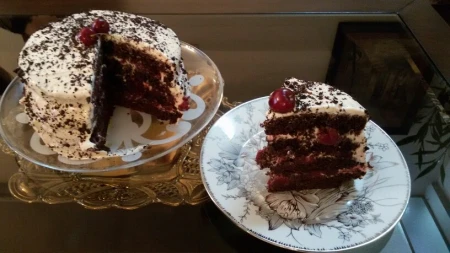 کیک شکلاتی گیلاسی