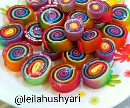 ژله رولی رنگین کمانی