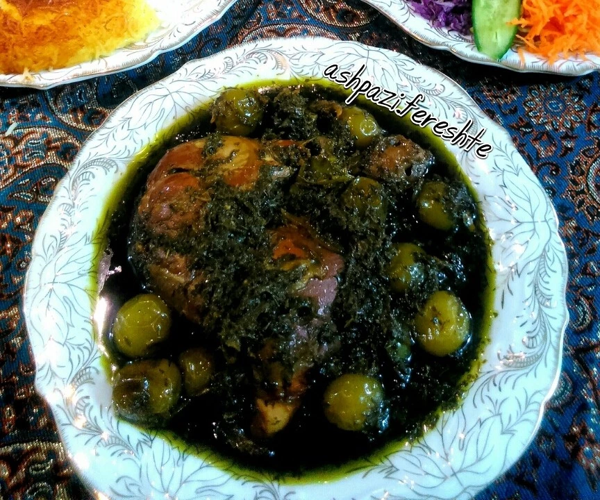 عکس خورش گوجه سبز با مرغ