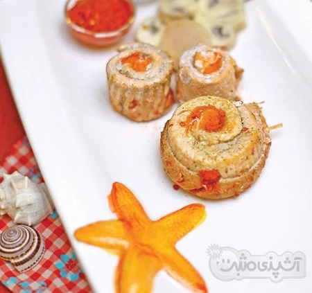 ماهی صدفی با سس گوجه فرنگی و قارچ