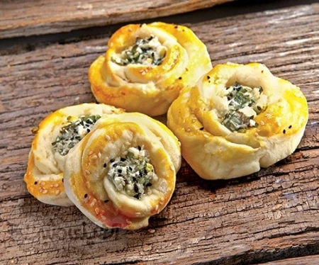 نان و پنیر و سبزی
