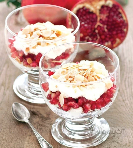 دسر خامه بادامی و انار