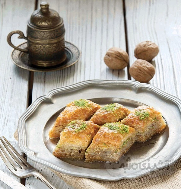 عکس باقلوا ترکیه ای با خمیر فیلو
