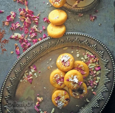 کلوچه های زعفرانی