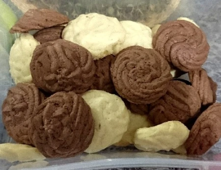 شیرینی دورنگ نوروزی