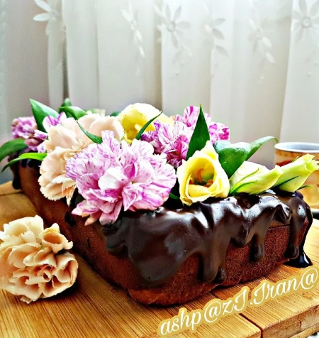 کیک شیرموز با شکلات چیپسی