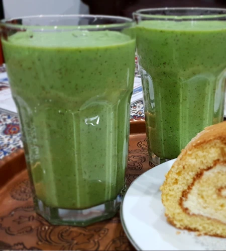 اسموتی آووکادو با تخم کتان