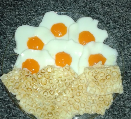 ژله نیمرو و نان