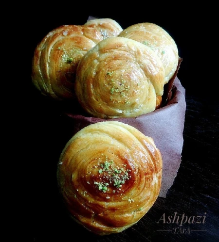 شیرینی رولی عسلی