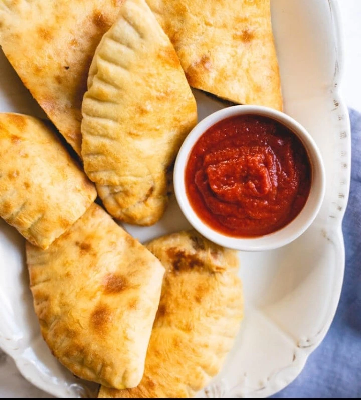 عکس پیتزا کالزونه (calzone)