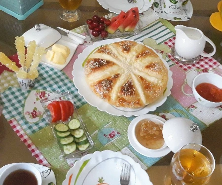 نان صبحانه پنیری