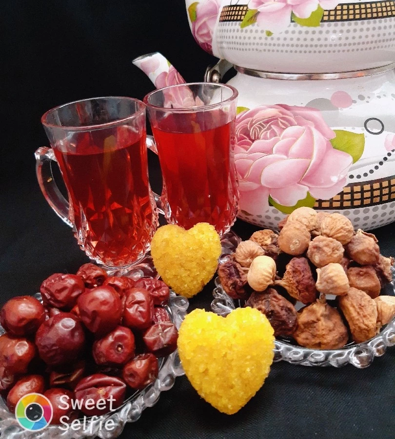 عکس دمنوش عناب و انجیر خشک