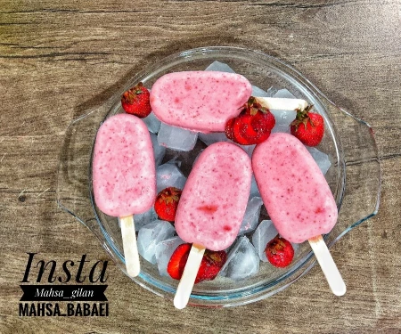 بستنی توت فرنگی (بدون تخم مرغ)