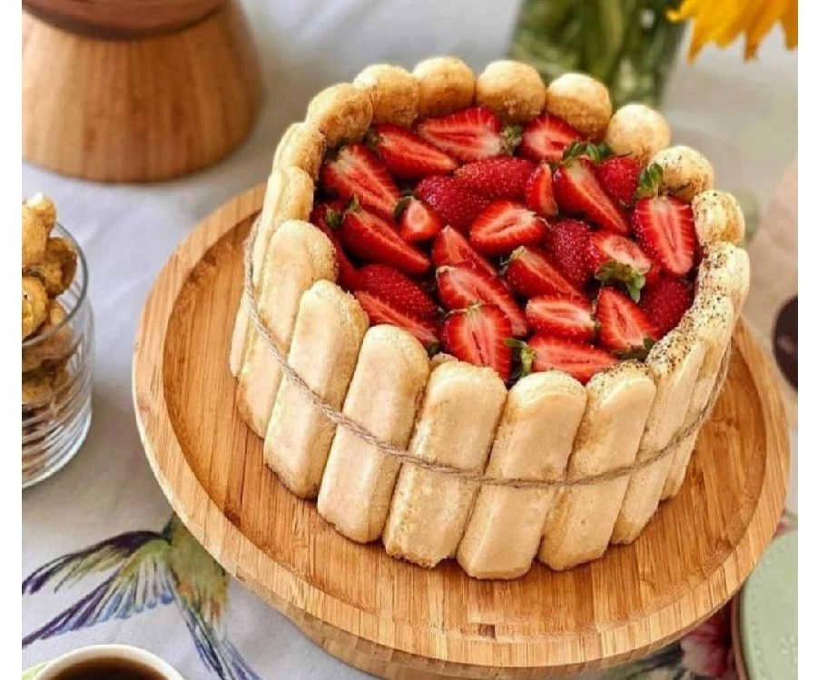 عکس تیرامیسو توت فرنگی مدرن