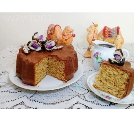 کیک شیره خرما با ۴ قلم مواد