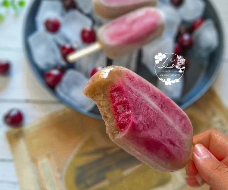 بستنی دو رنگ موز و گیلاس