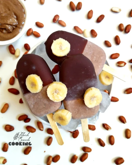 بستنی موز و کره بادام زمینی شکلاتی