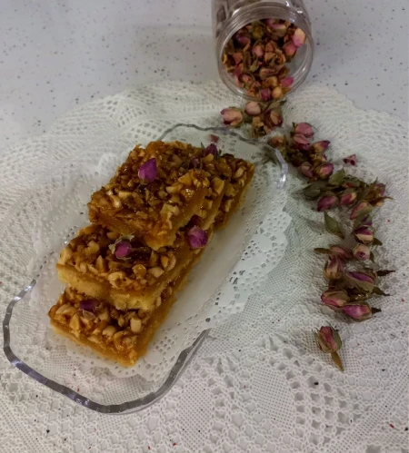شیرینی ملکه ی گردو و ملکه ی مغزها