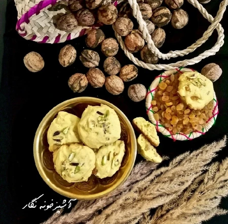 کلوچه گردو و کشمش