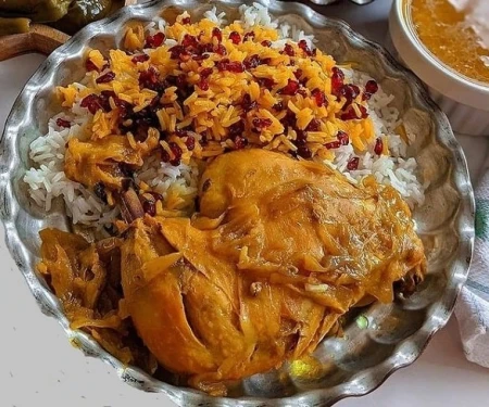مرغ پر پیاز زعفرونی