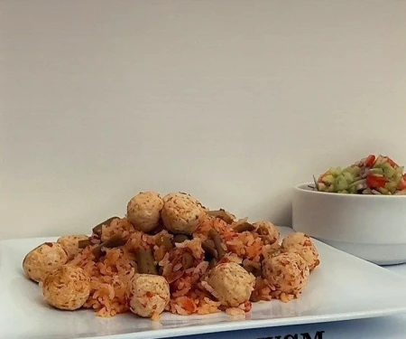 لوبیا پلو با میت بال مرغ