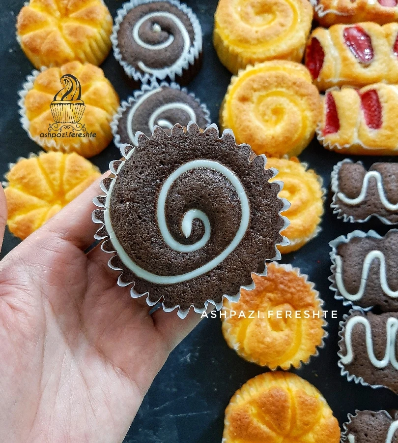 عکس پای شکلاتی کرمدار
