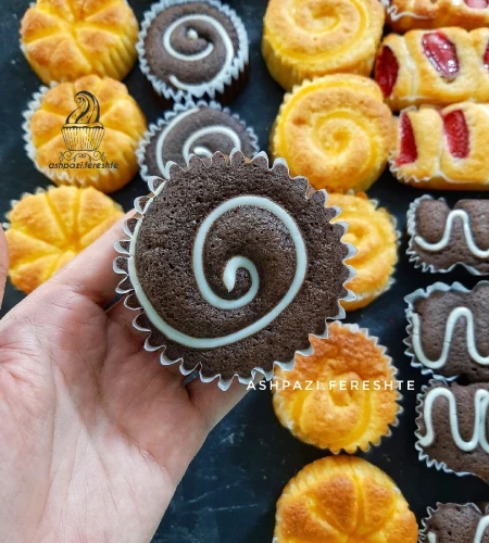 پای شکلاتی کرمدار