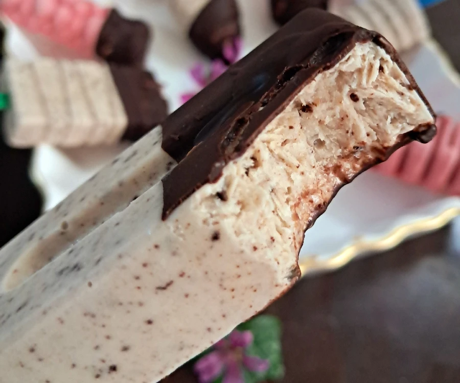 عکس بستنی موز و شکلات