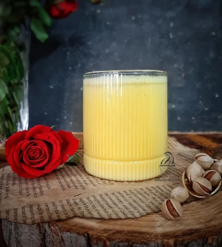 شیک پسته و زعفران