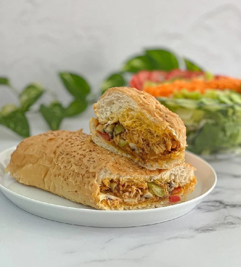عکس ساندویچ مرغ پنیری