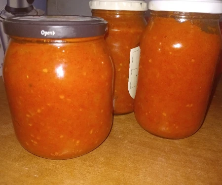 کنسرو گوجه (املت)