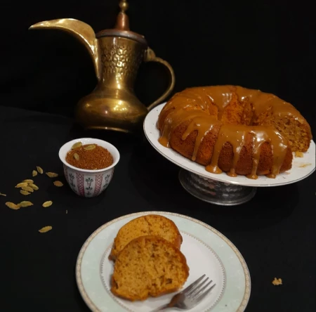 کیک قهوه با سس قهوه ی عربی