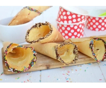 نان بستنی قیفی