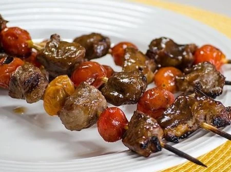 کباب گوشت گوساله با سس بالزامیک