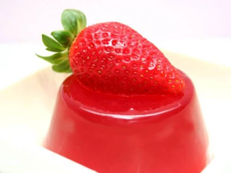 ژله توت فرنگی ژاپنی