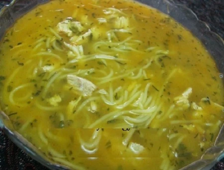 سوپ اسفناج با رشته