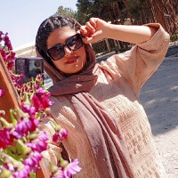 خانم آقا،احسان